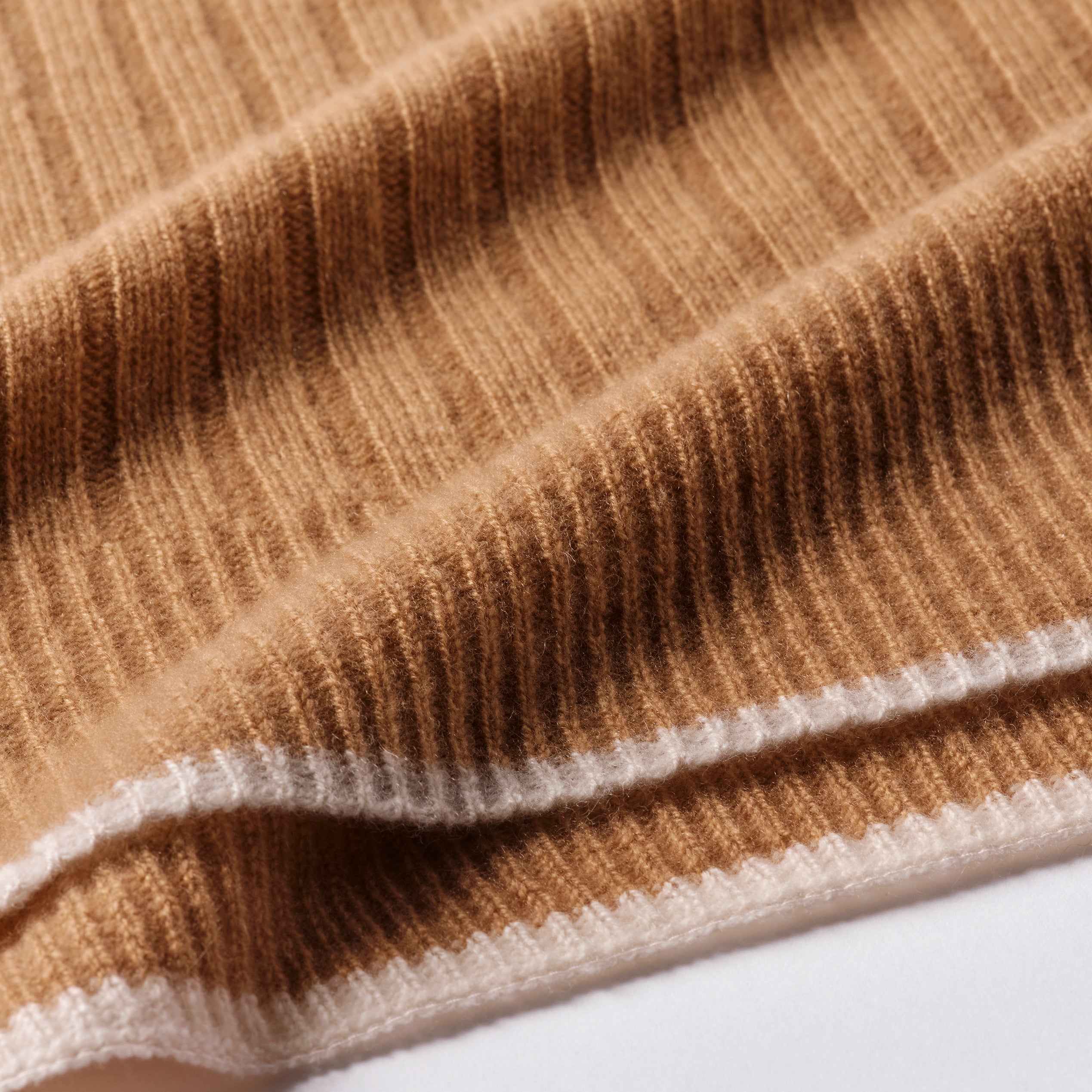 Cashmere Stole “Helsinki” - Camel × White