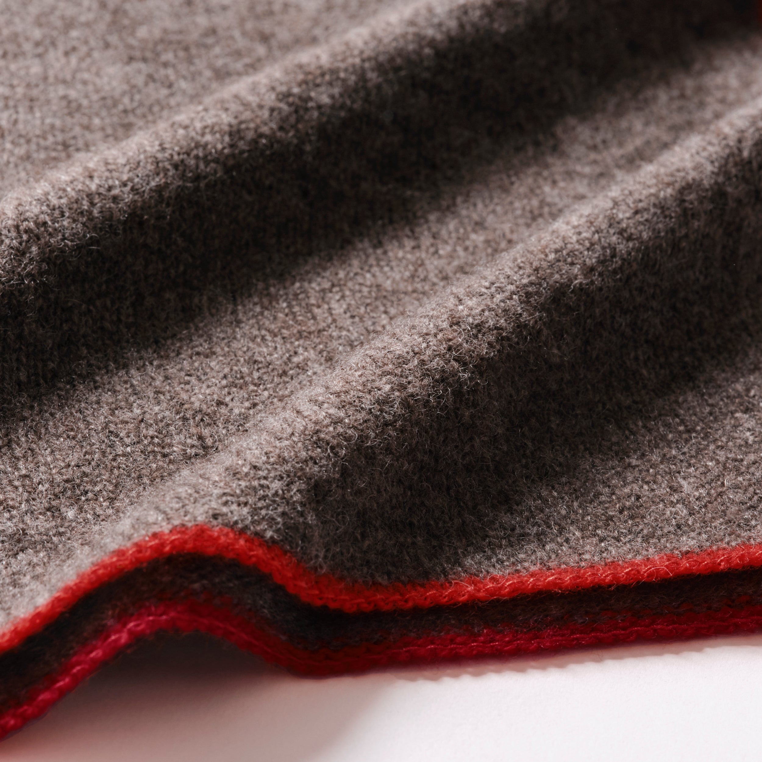 Cashmere Scarf “Berlin” - Dark Brown × Red